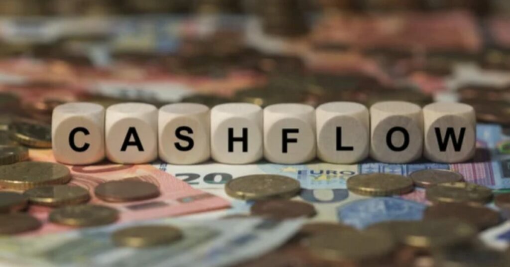 flussi di cassa cashflow con soldi e monete